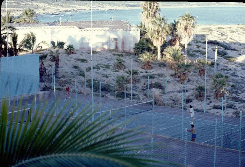 1975m-015_21476076875_l.jpg