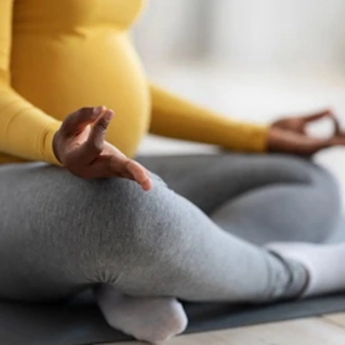 pregnant-lady-meditating-.jpg