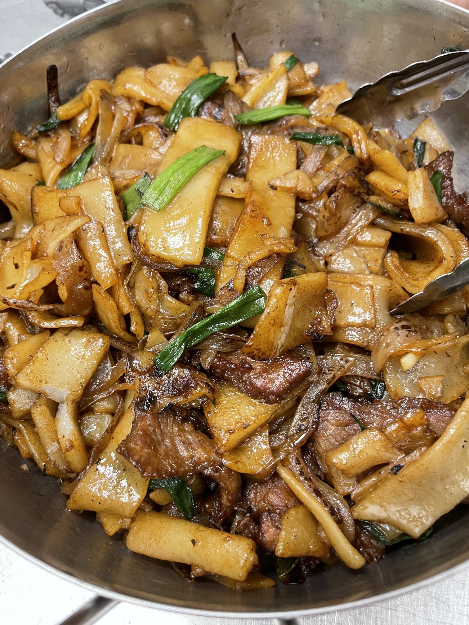 stir fried beef rice noodle