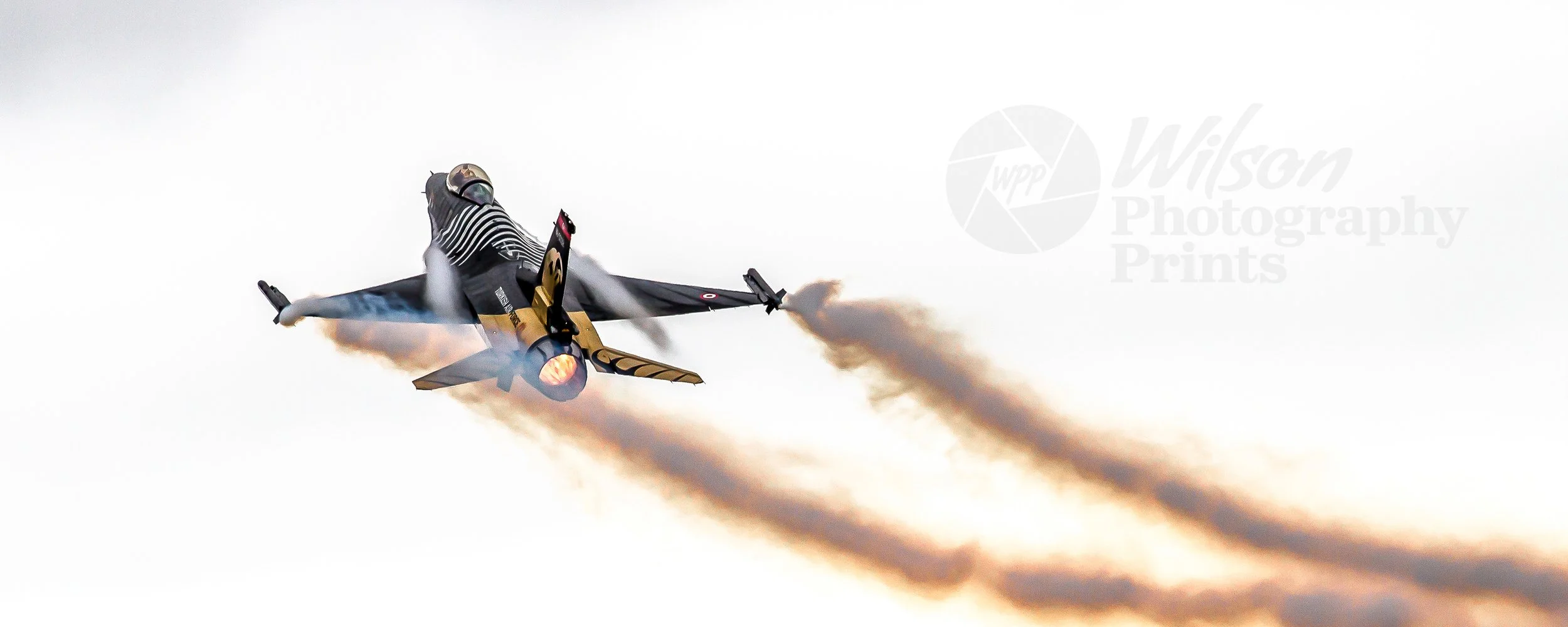 Solo Turk F-16 Aerobatic Flight