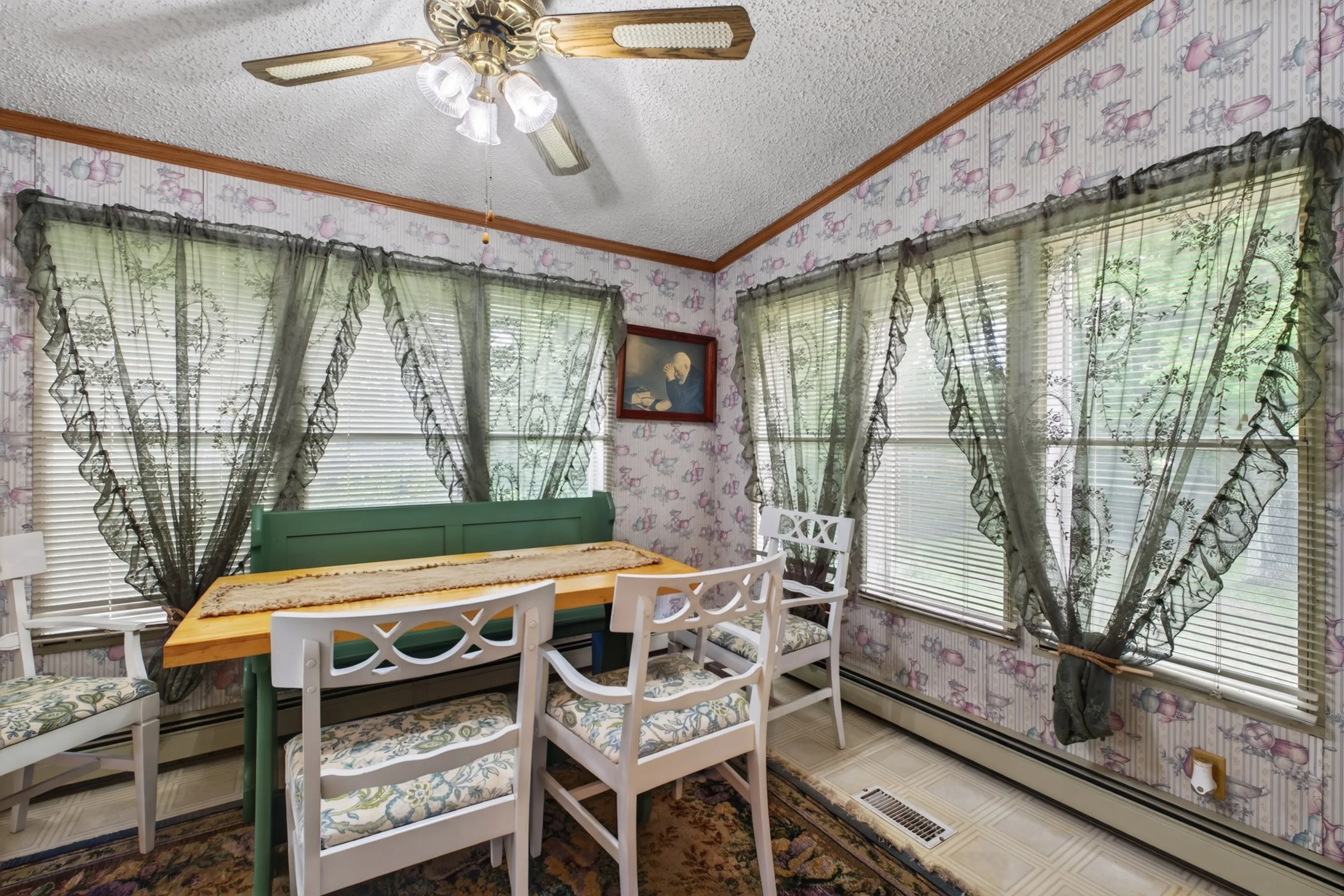 Cottage-Rental-In-Acme-PA-17.jpg