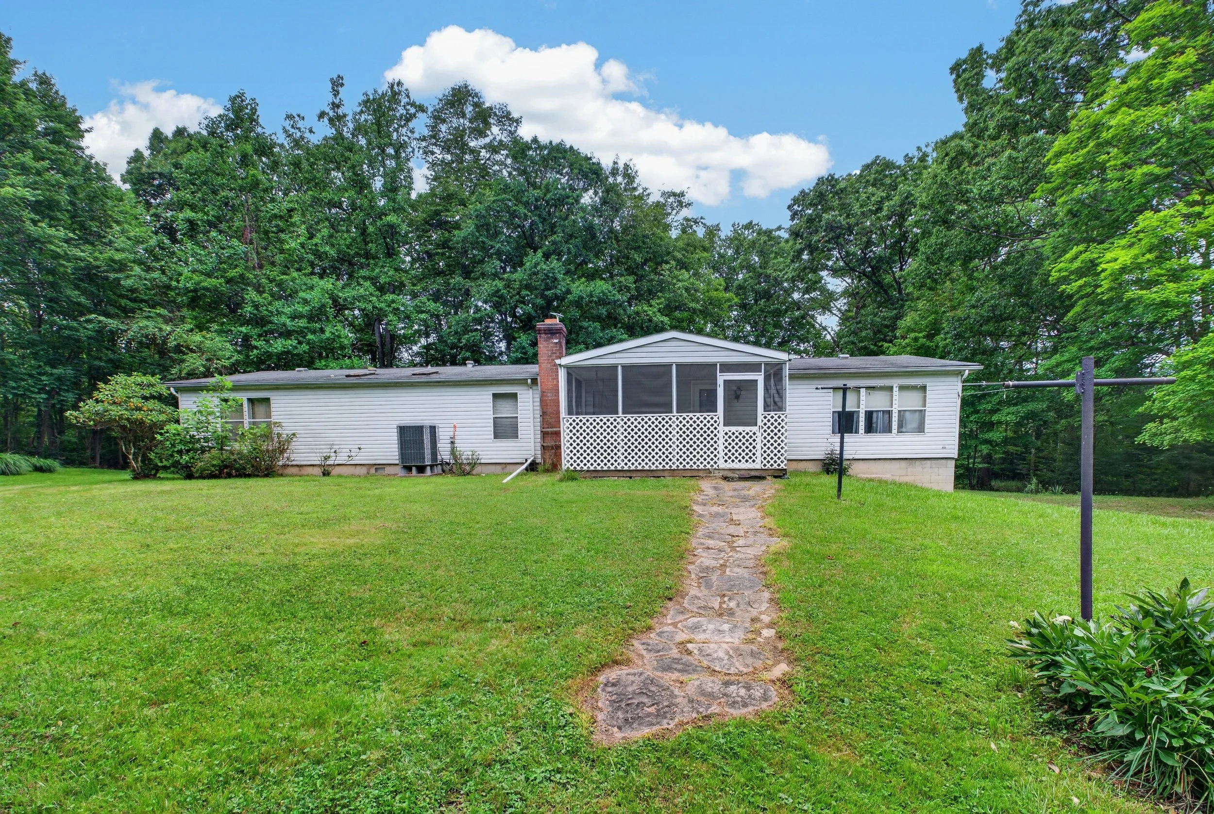 Cottage-Rental-In-Acme-PA-08.jpg