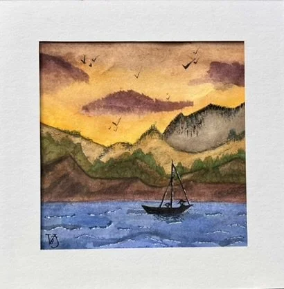 Sunset at Sea captures that suspended moment when the day slowly disappears into the horizon.
Reduced to a few essential elements — sea, mountains, sky and a solitary boat — the landscape becomes a space of stillness. The warm light of sunset contras