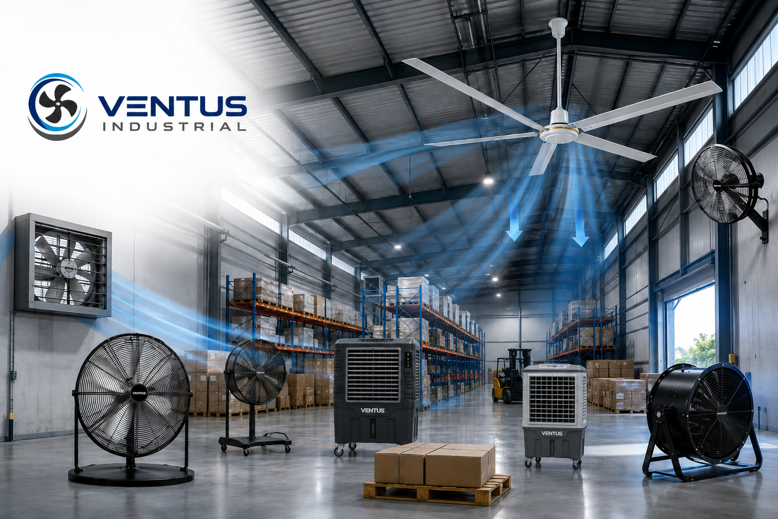 Vista interior de un almacén industrial con ventiladores y aires acondicionados Ventus en funcionamiento, estanterías llenas de cajas y un montacargas.