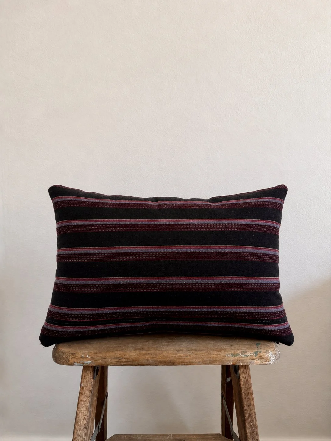 pillow_vibrant_contrast.jpg