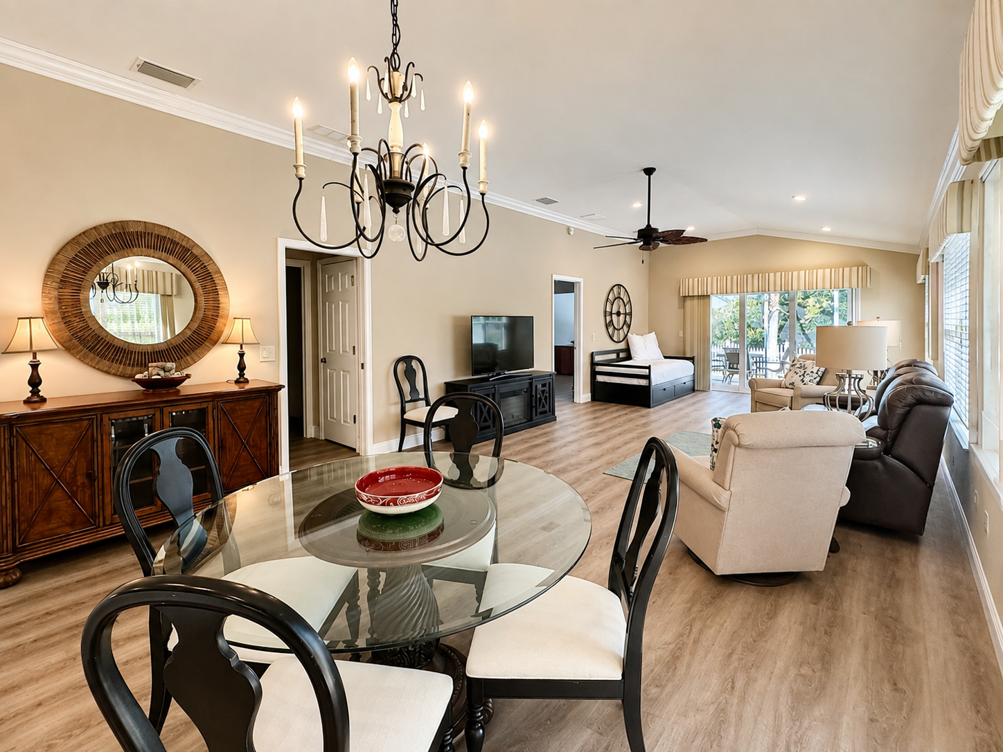 Diningroom/Livingroom