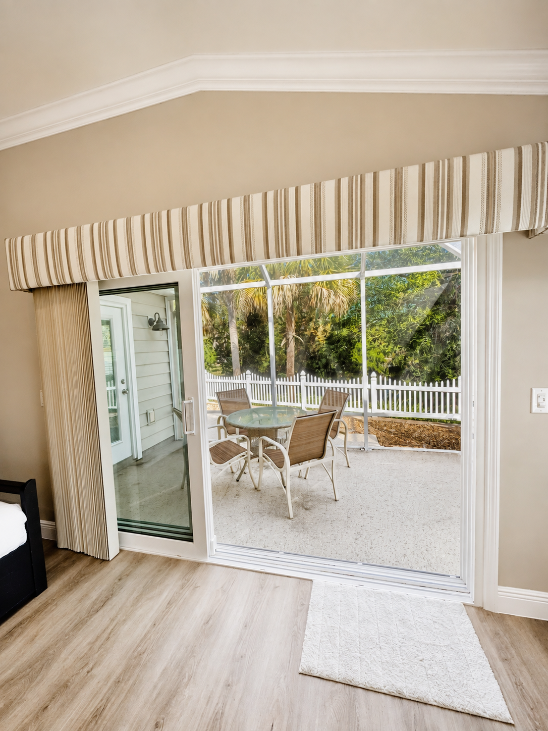 Sliding door to Lanai