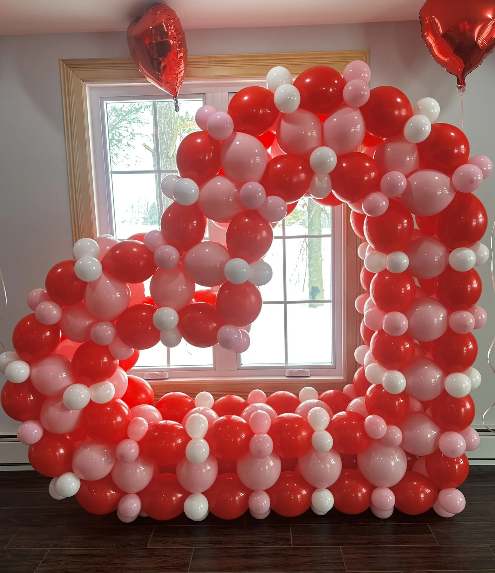 Valentines heart balloon sculpture Buffalo