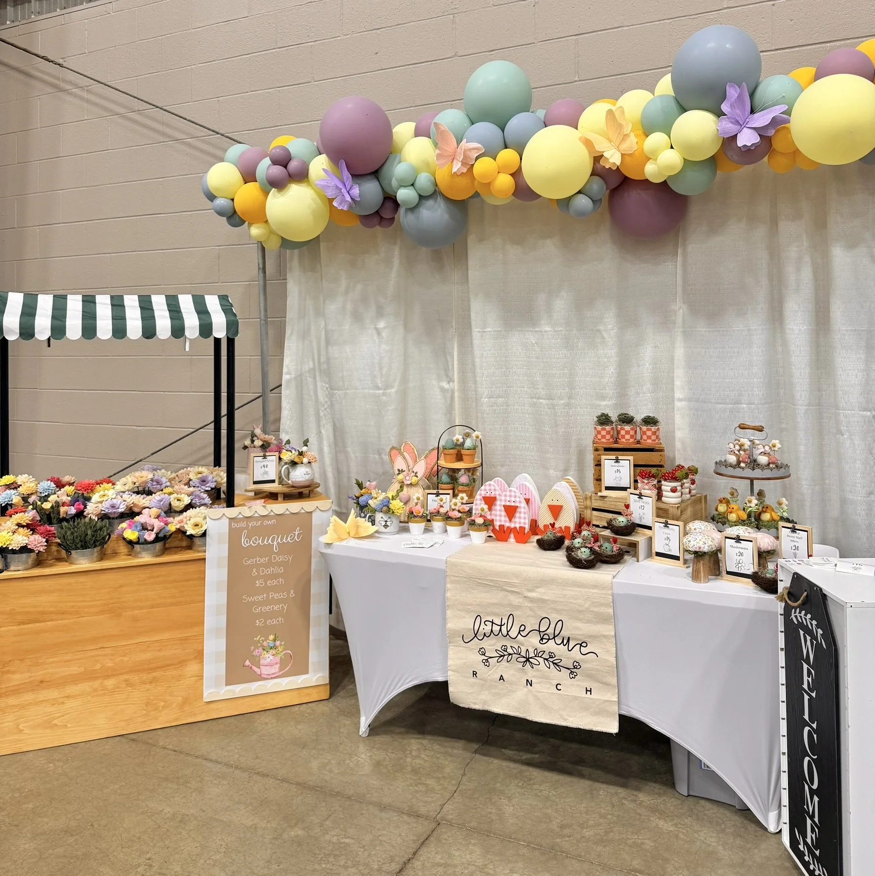Vendor table balloons Buffalo