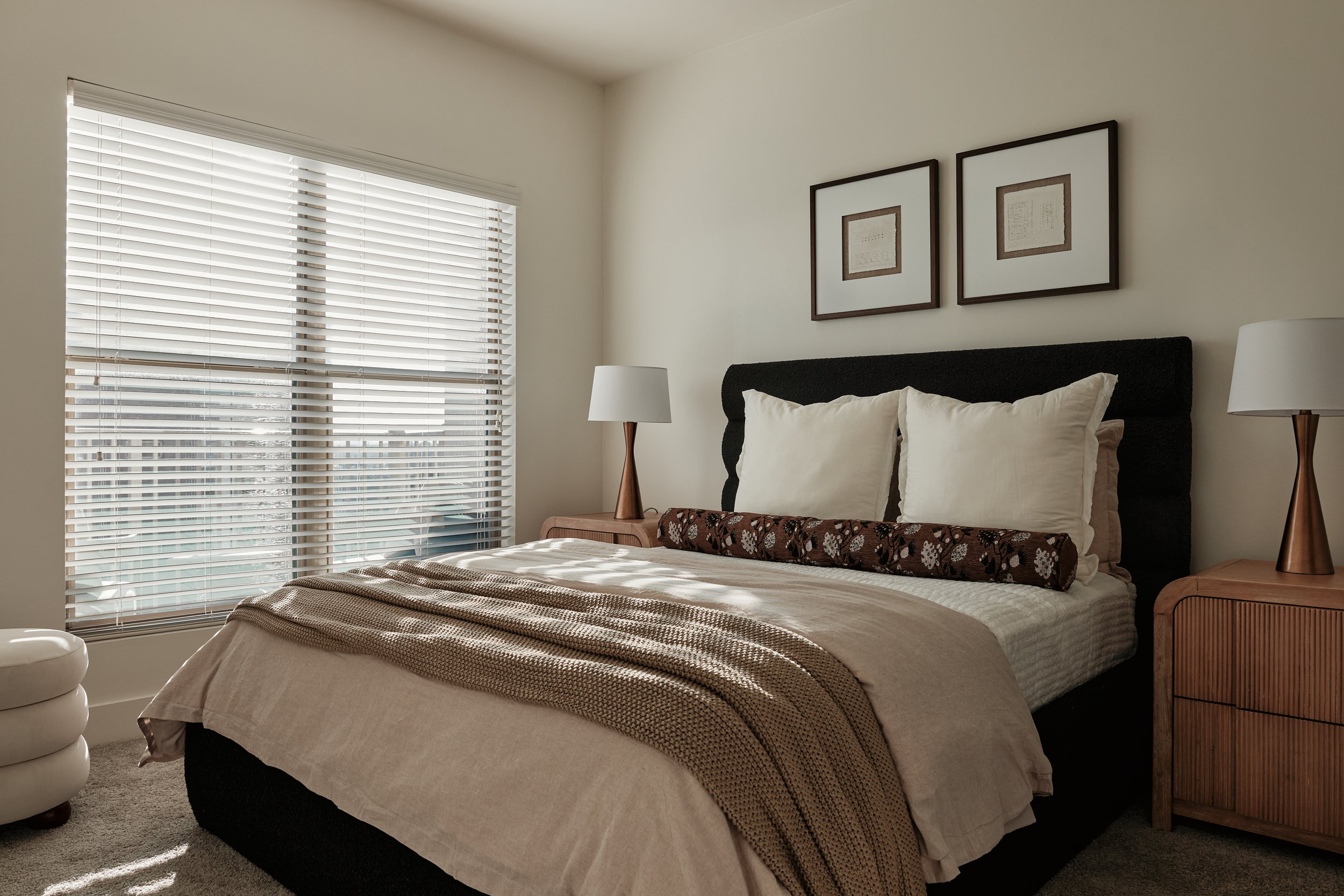 StacksOnMain_ModelUnit_PrimaryBed_01_LightsOff_WebSafe.jpg