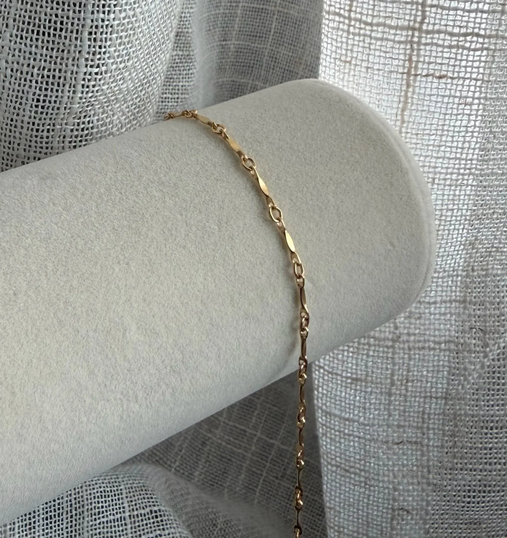 Dapped Bar Chain