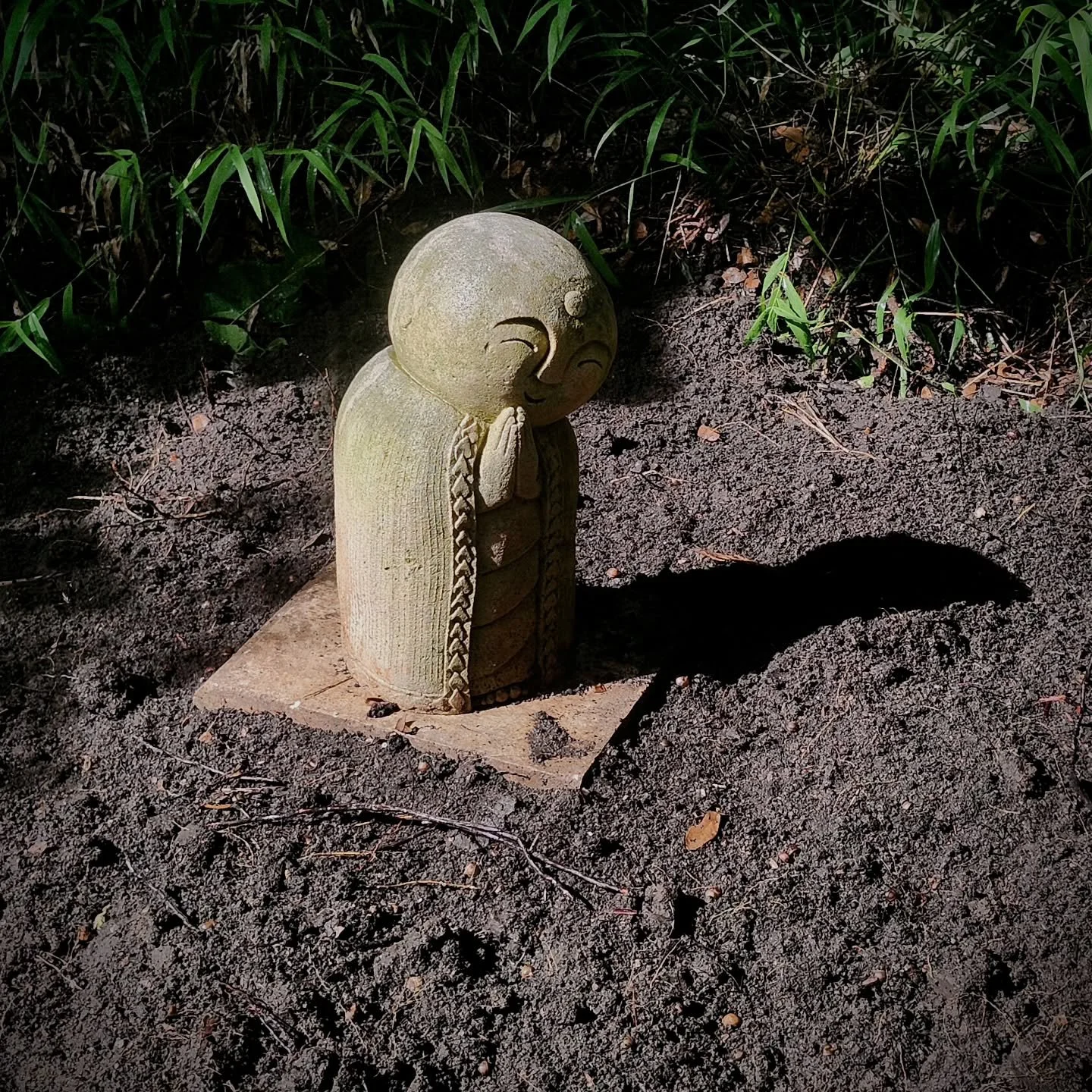 Jizo Bosatsu
Carved this about 15 years ago.  The parina is just about where I want it.