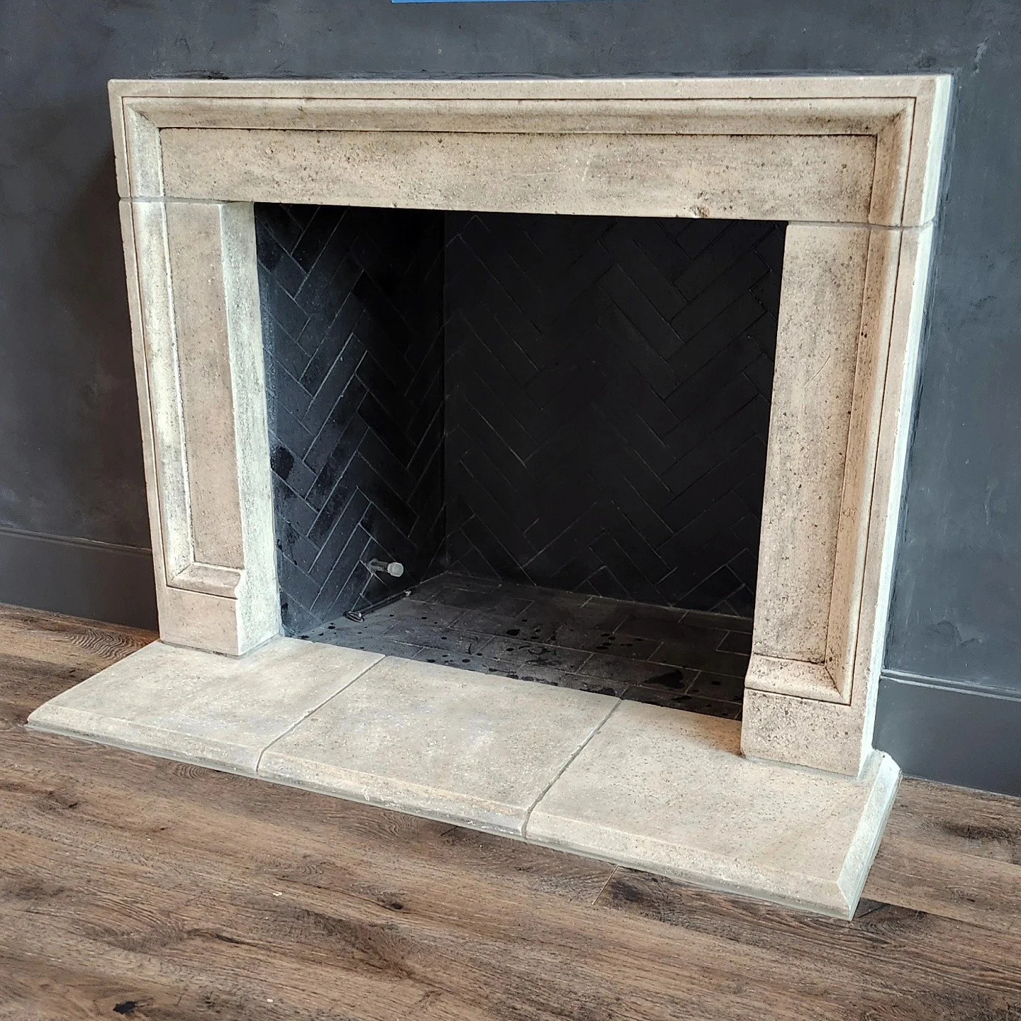 #handcrafted #limestone  #stonecarving #fireplace 
Simple but elegant fireplace surround designed by @mohoninteriors and installed by @mattisonreynoldscustom