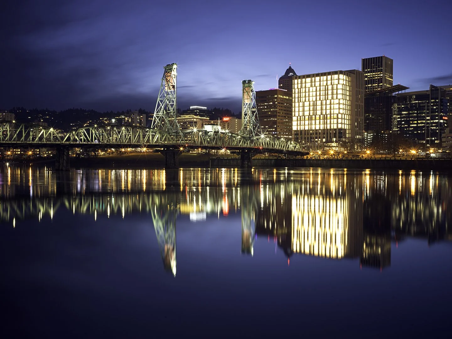 Hawthorne Bridge, Portland, Oregon, Christmas 2025.jpg