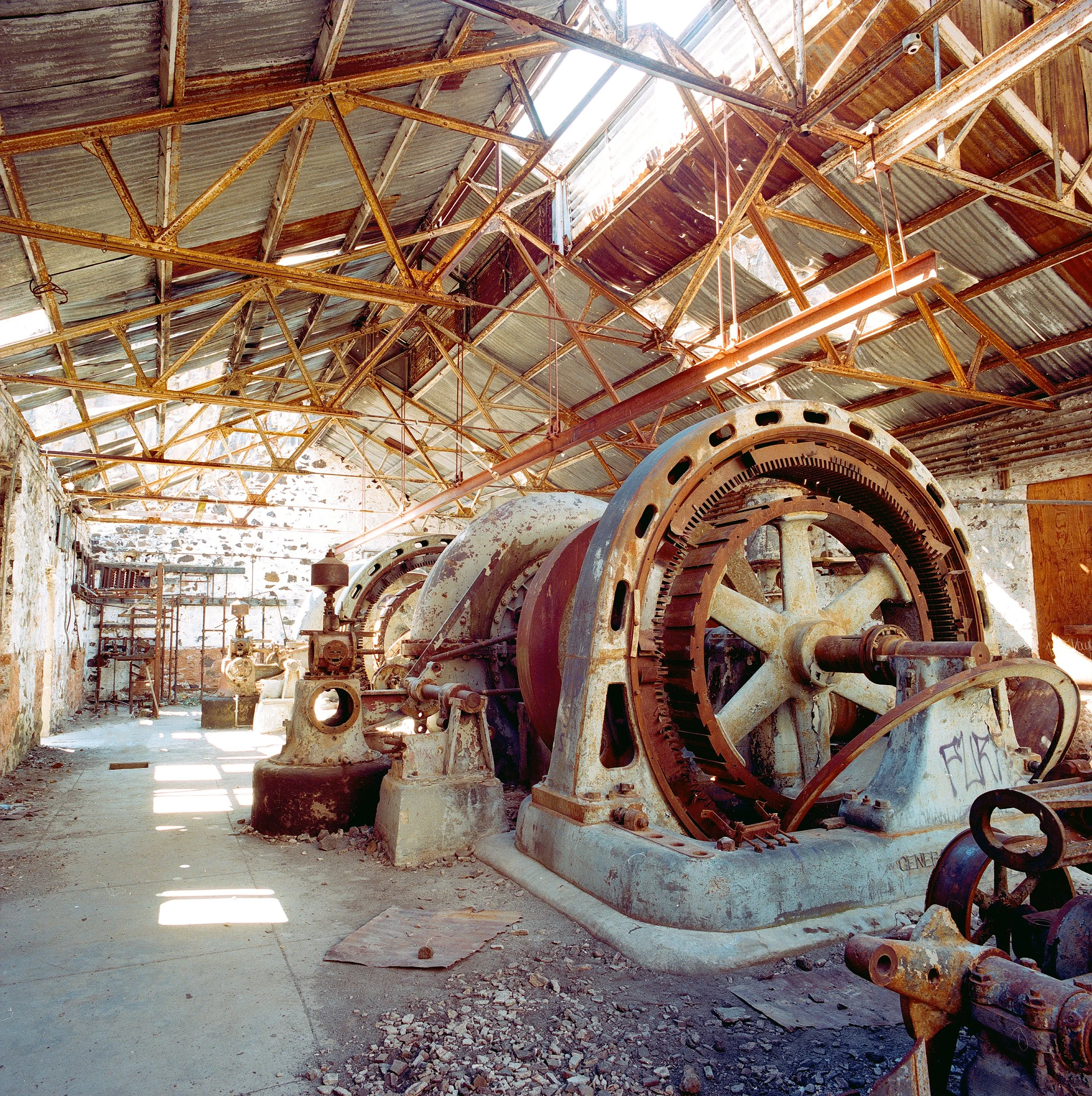 Abandoned Power Station, White River Falls, September 2015.jpg
