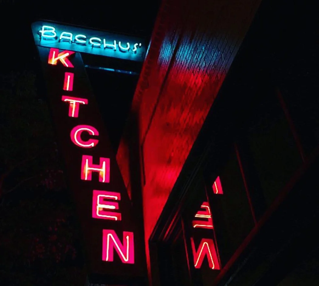 bacchuskitchensign01.jpg