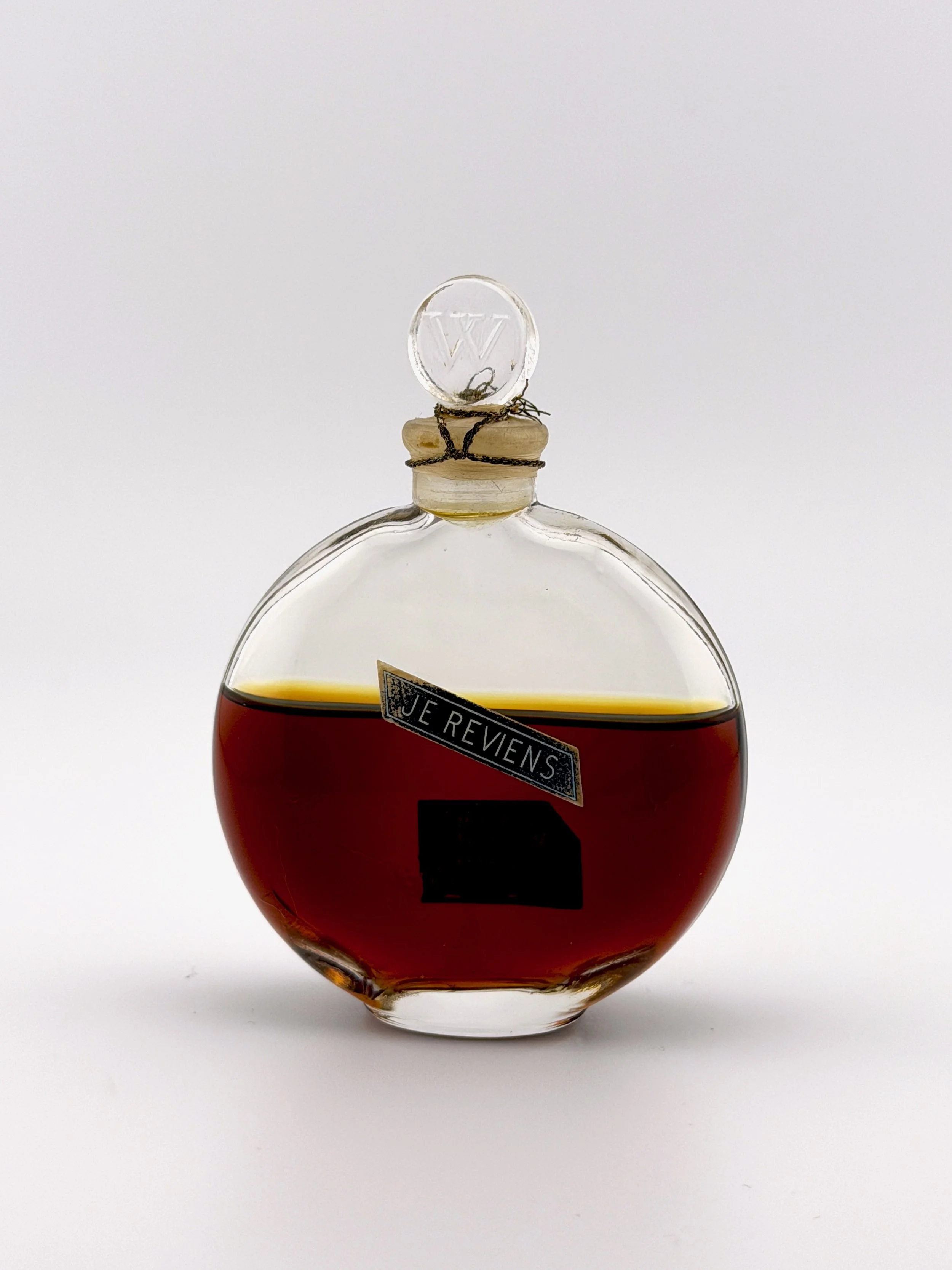 Je-Reviens-Worth-WOR0001-1.jpg