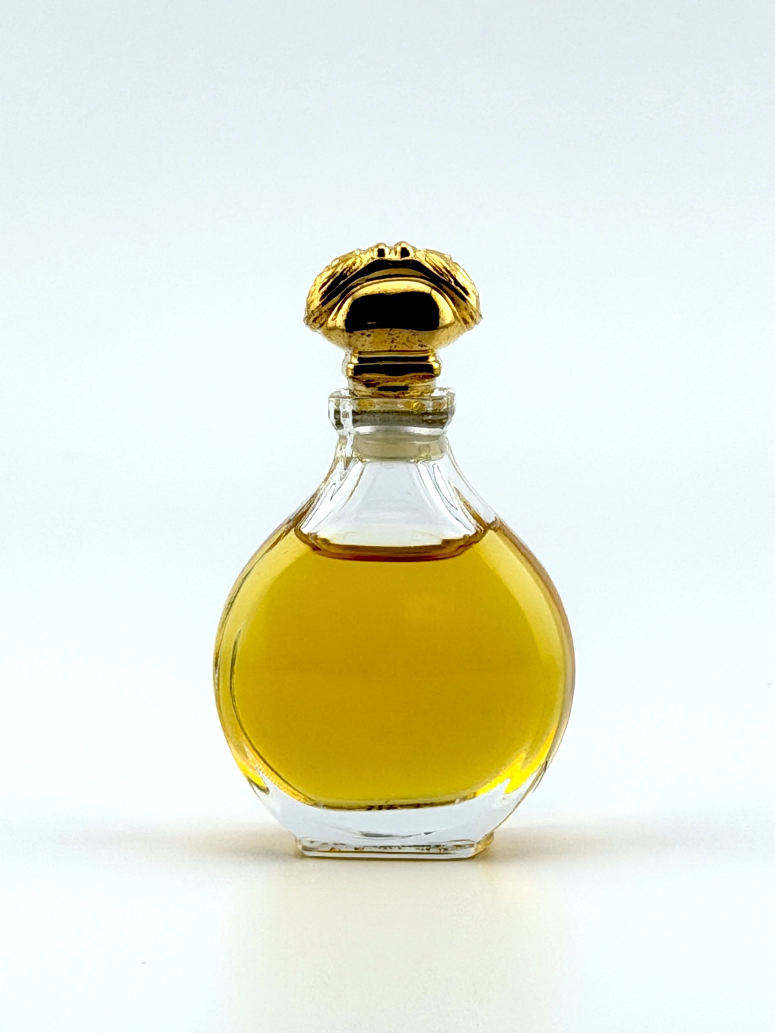 Caron-Parfum-Sacre-Display-CAR0006-4.jpg