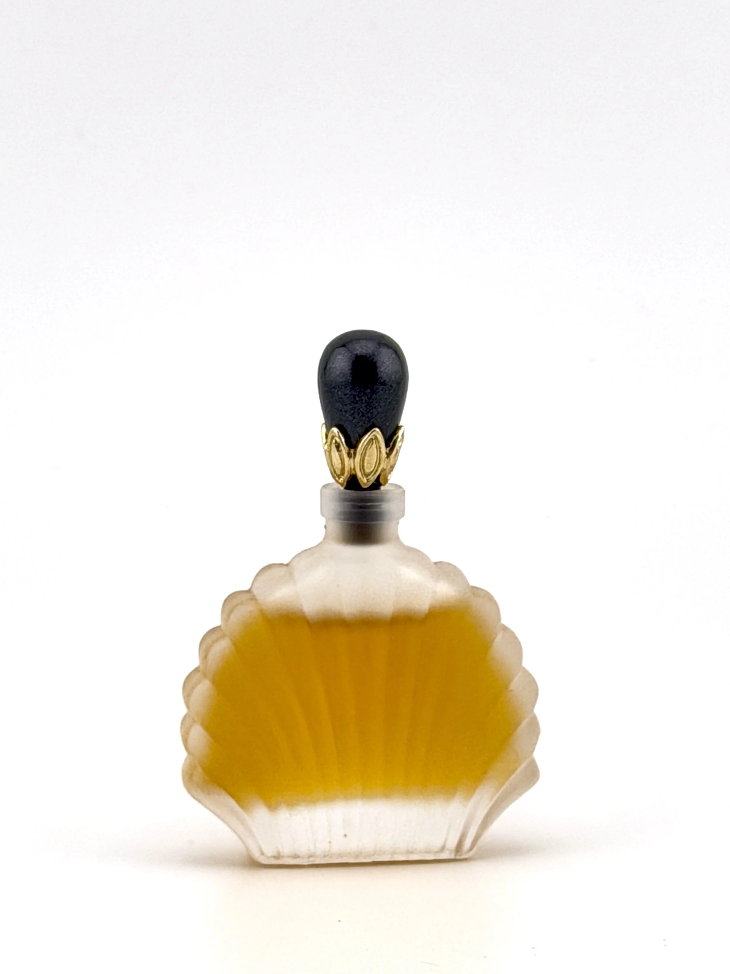 Elizabeth-Taylor-Black-Pearls-ELT0001-1.jpg