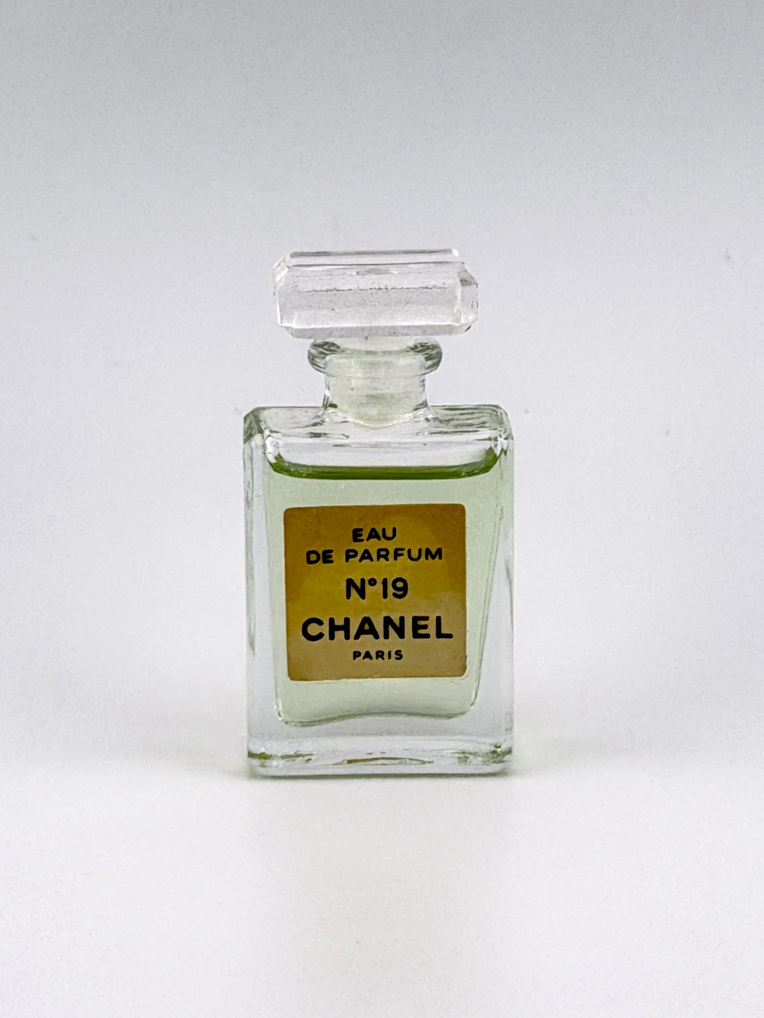 Chanel-No.-19-EDP-Splash-CHA0001-1.jpg