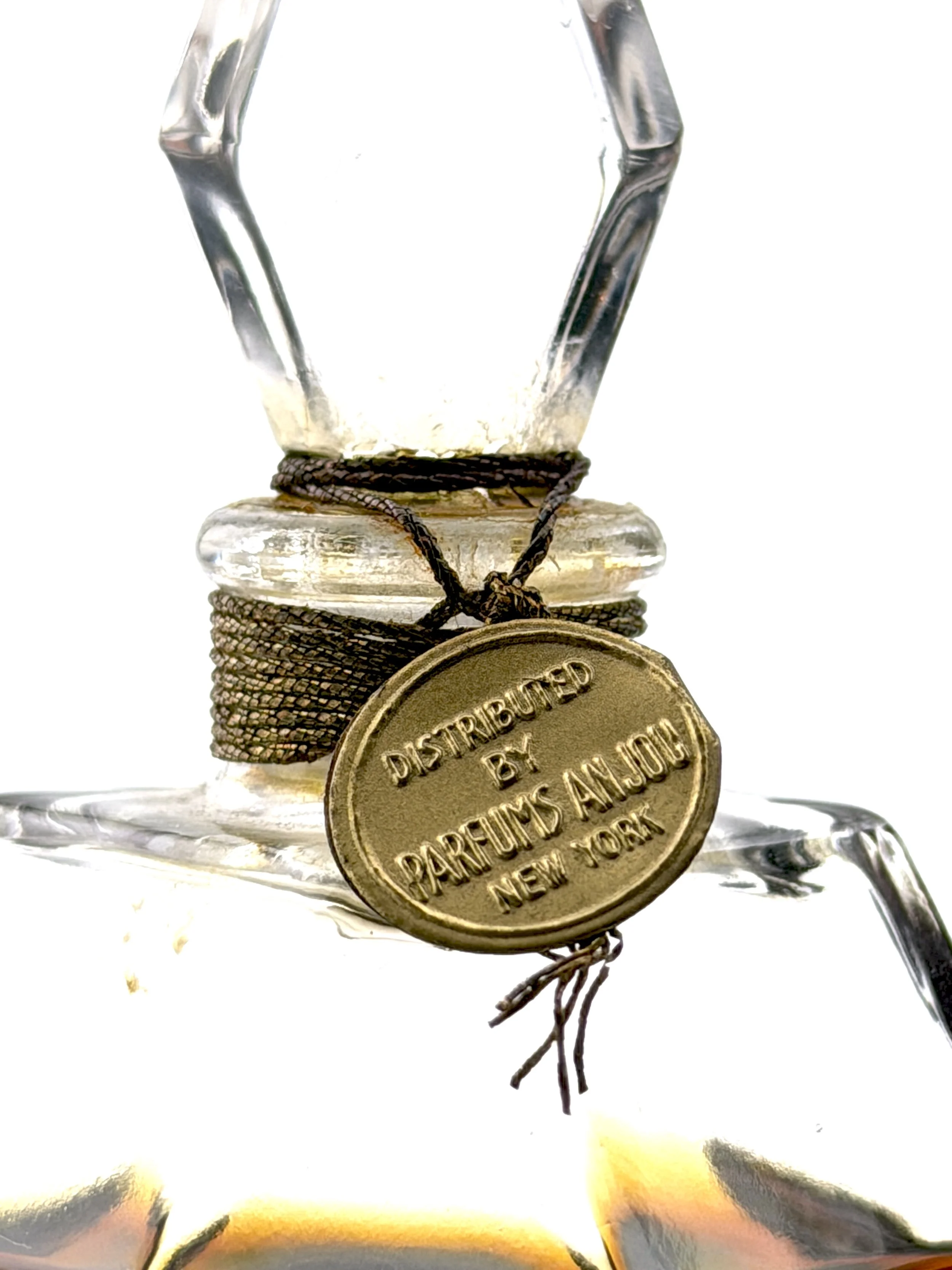 Parfums-Anjou-Devistating-ANJ0001-2.jpg