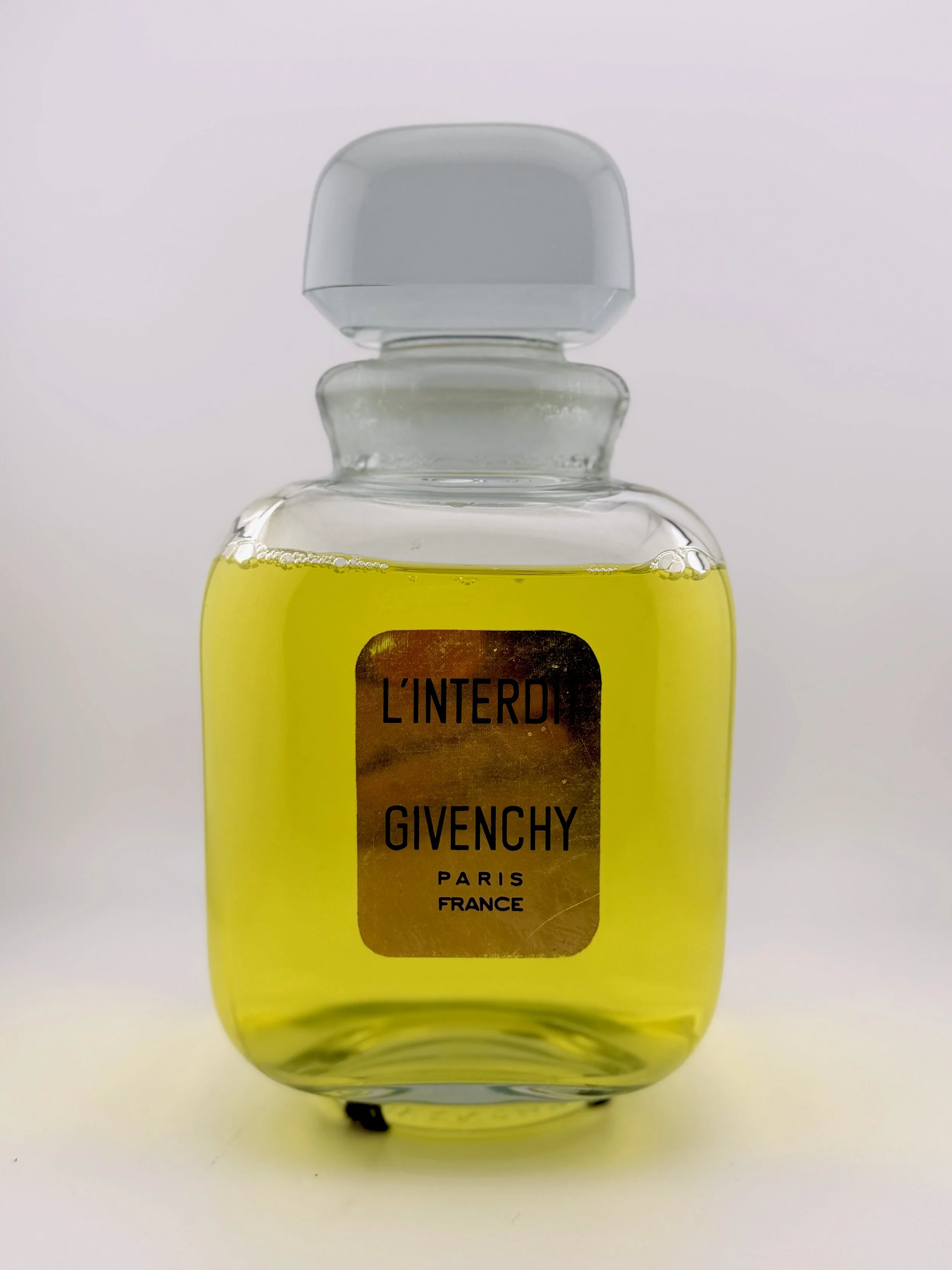 Givenchy-L'Interdit-Factice-GIV0003-1.jpg