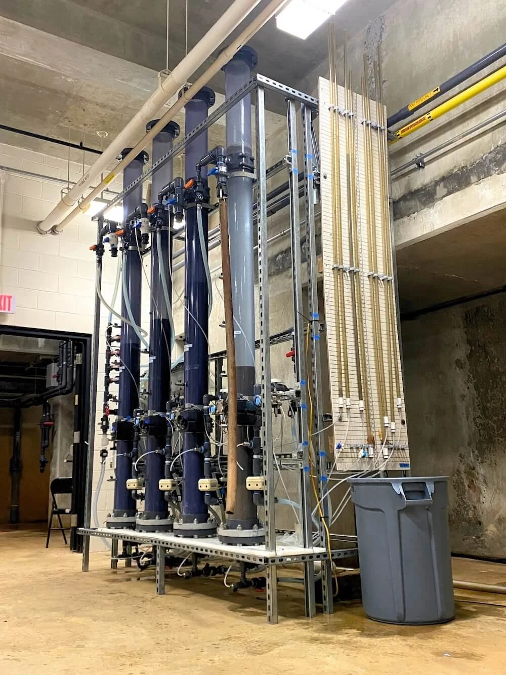 Water treatment pilot equipment that can be rented.