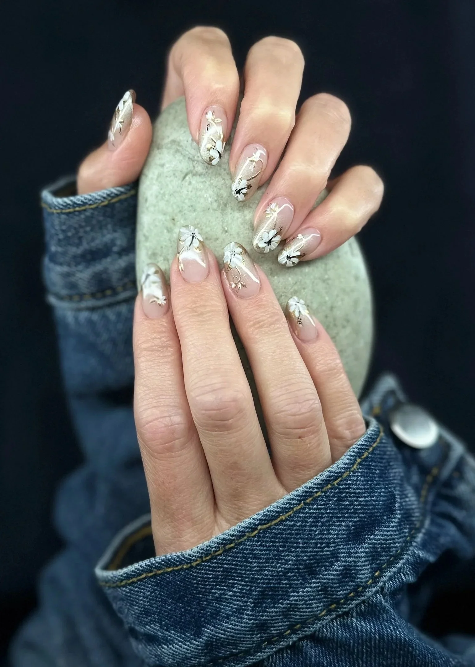 “Delicate floral bespoke nail art on natural-length nails, created by Roses Kustom Worx in Taupō.”