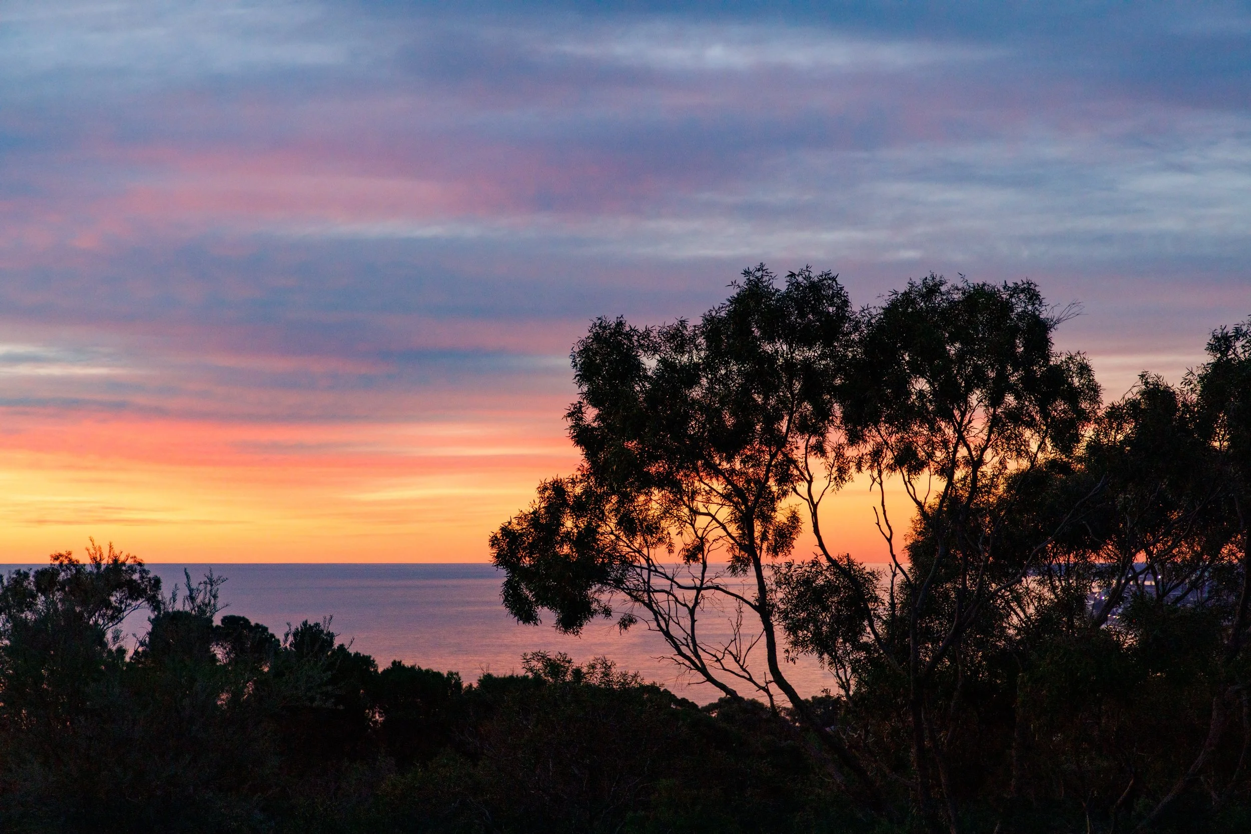 So many beautiful Winter sunsets recently 🙏

#sunset #adelaide #southaustralia #coastal