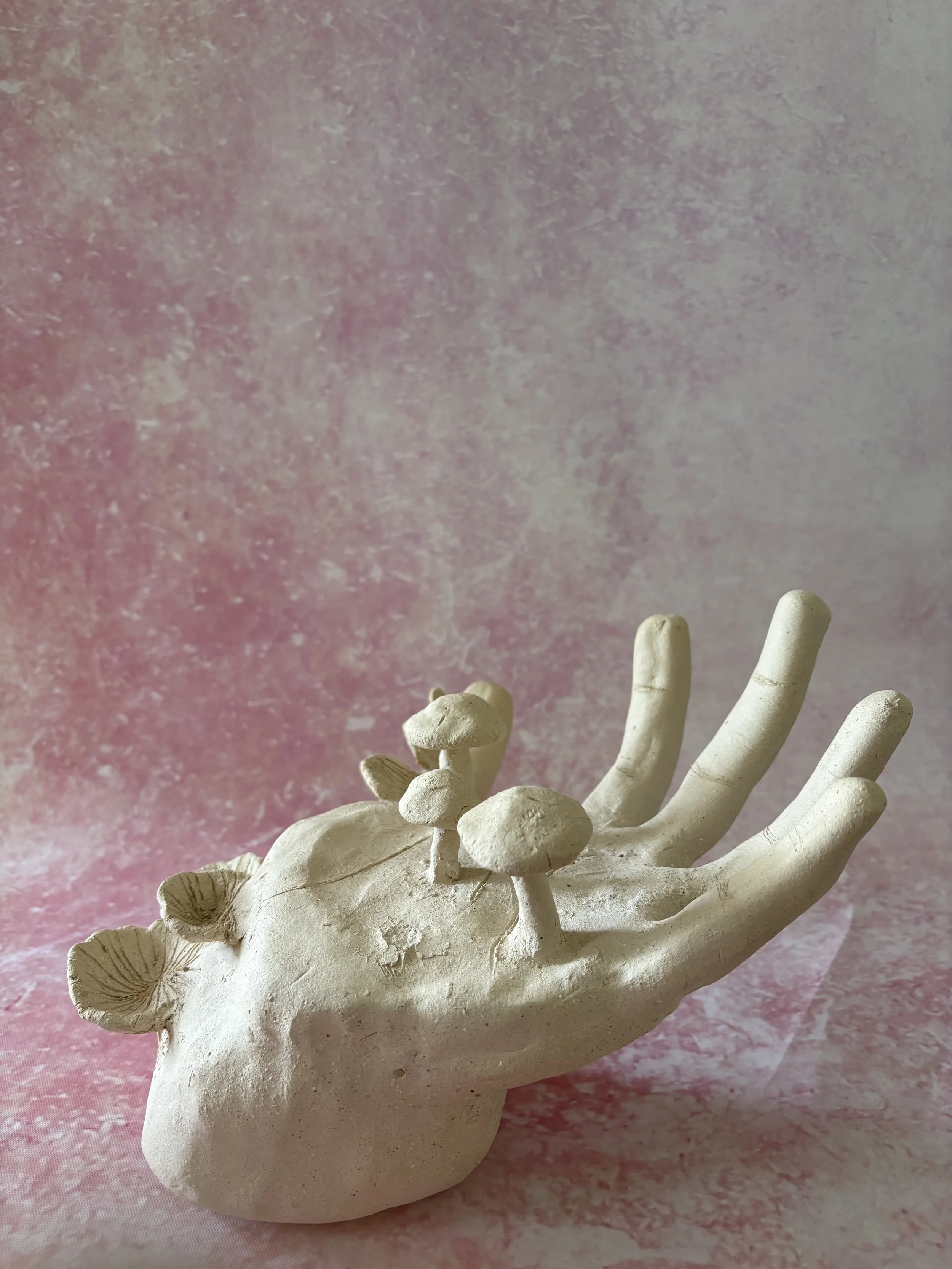 Fungus growing out of a hand
