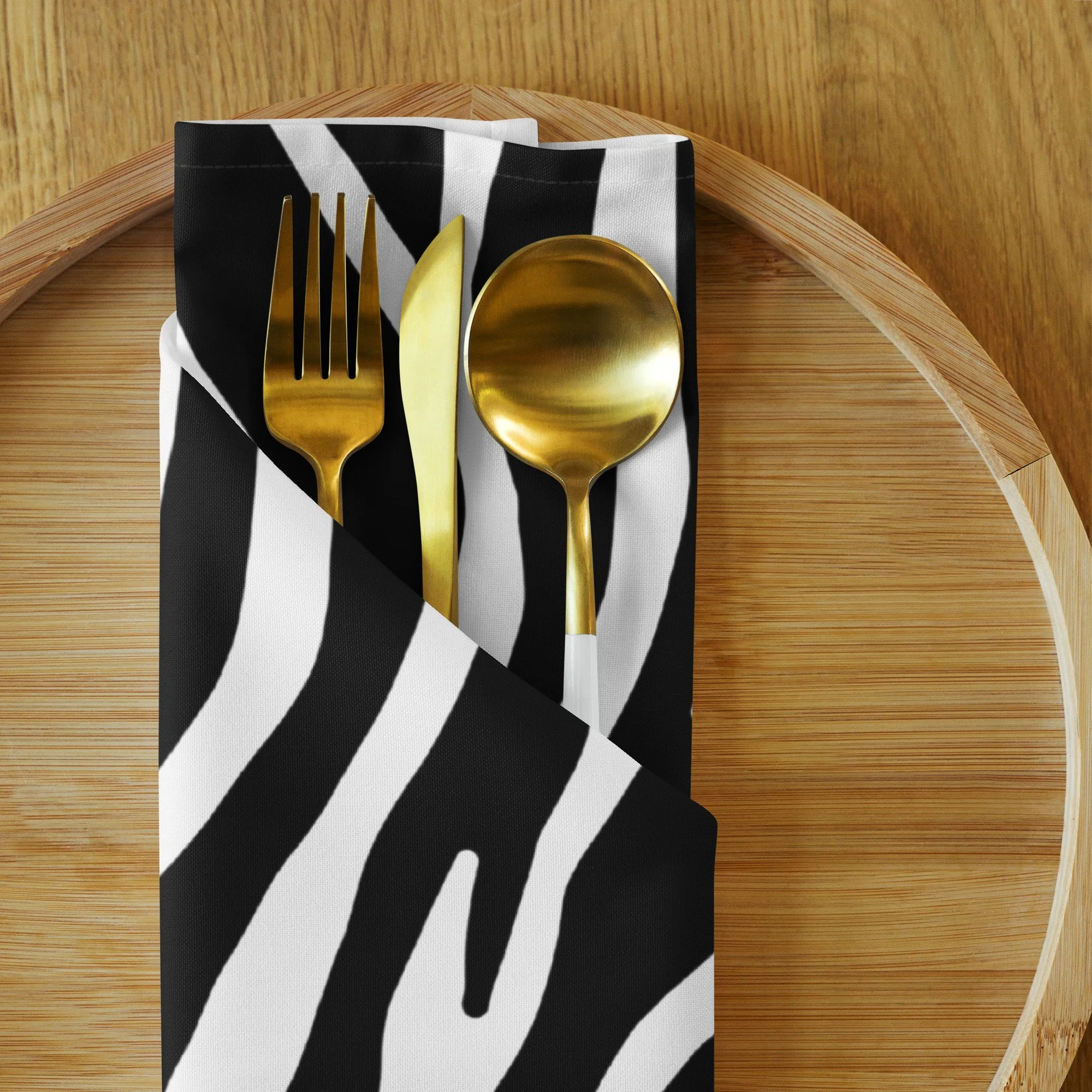 cloth-napkin-set-(4)-white-front-6a7fd97071f3f.jpg