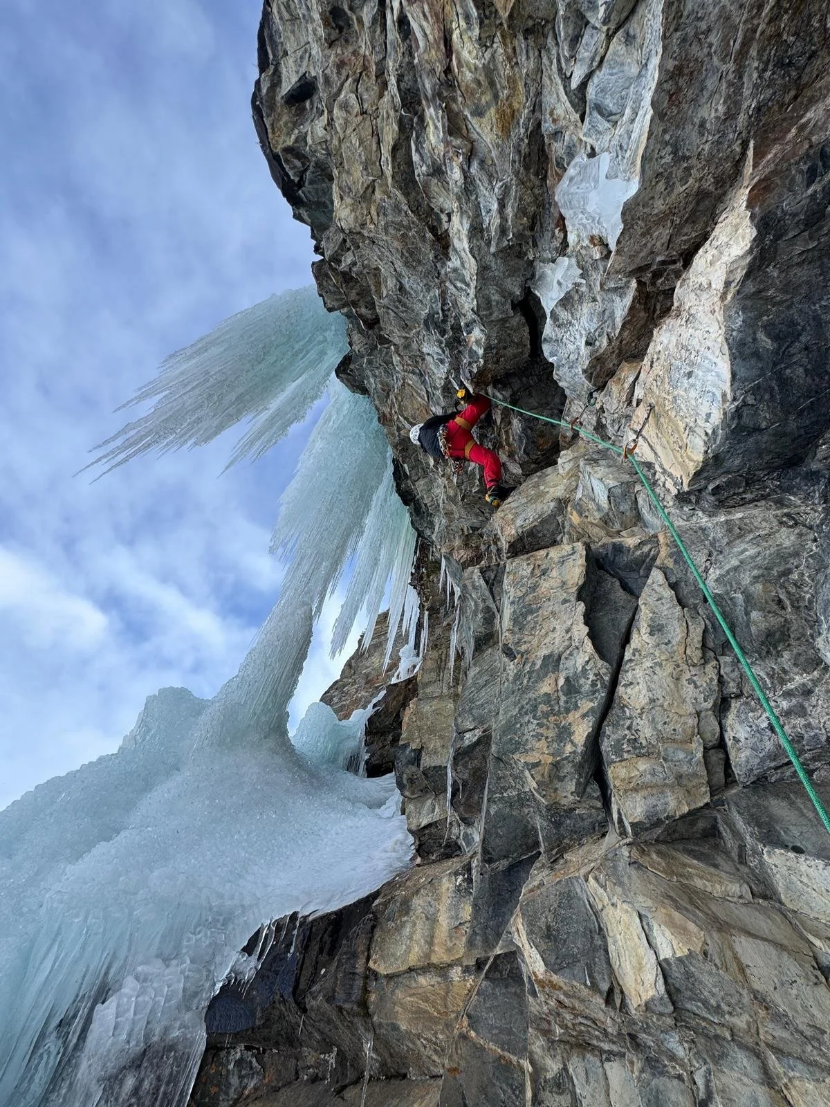 Ghiacciolando 

#icemixedclimbing #iceclimbingimages
