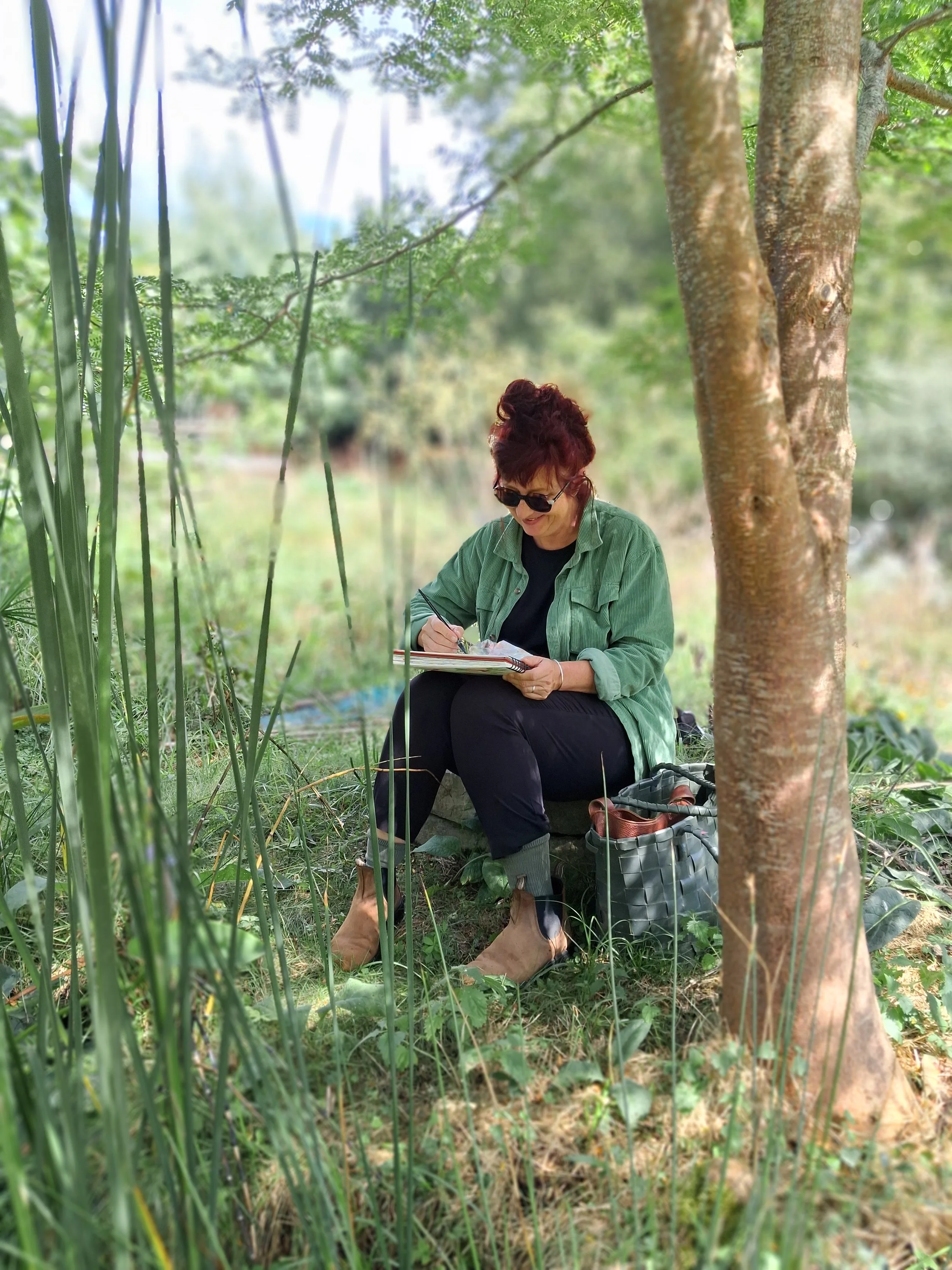 Blandine Guillot Cathary, aquarelle dans le jardin.