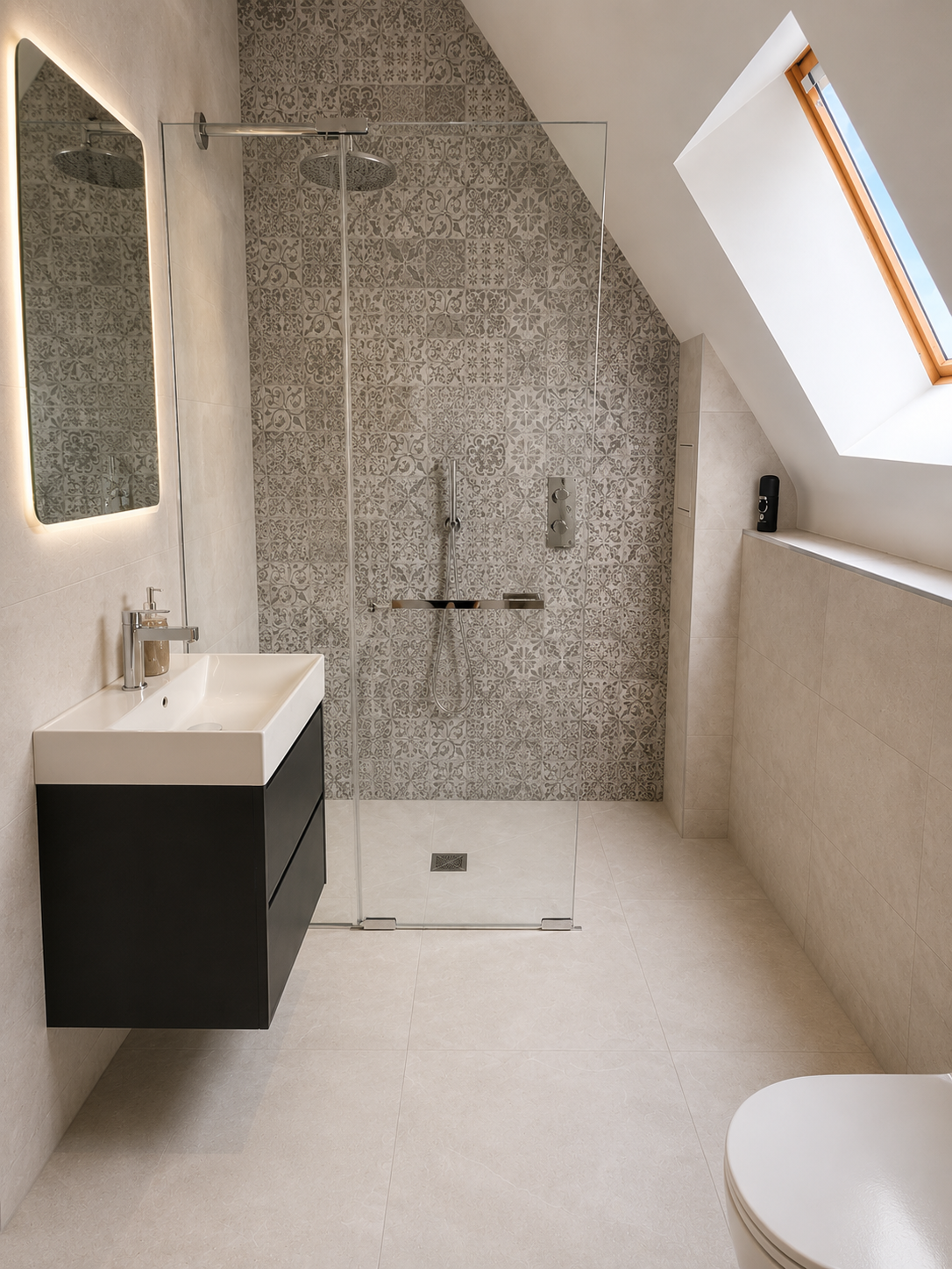 Walk in shower.png
