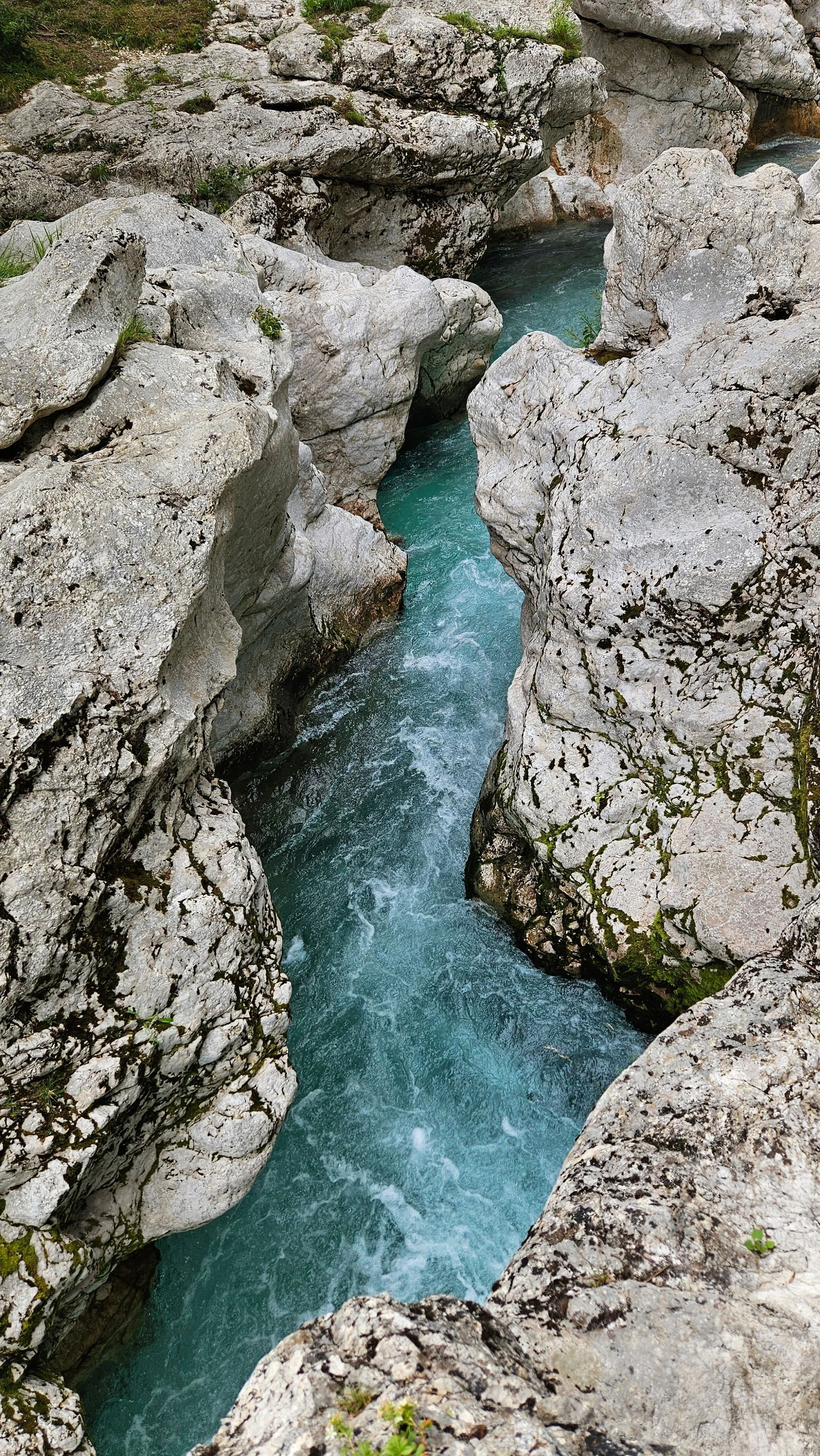mountain02.jpg