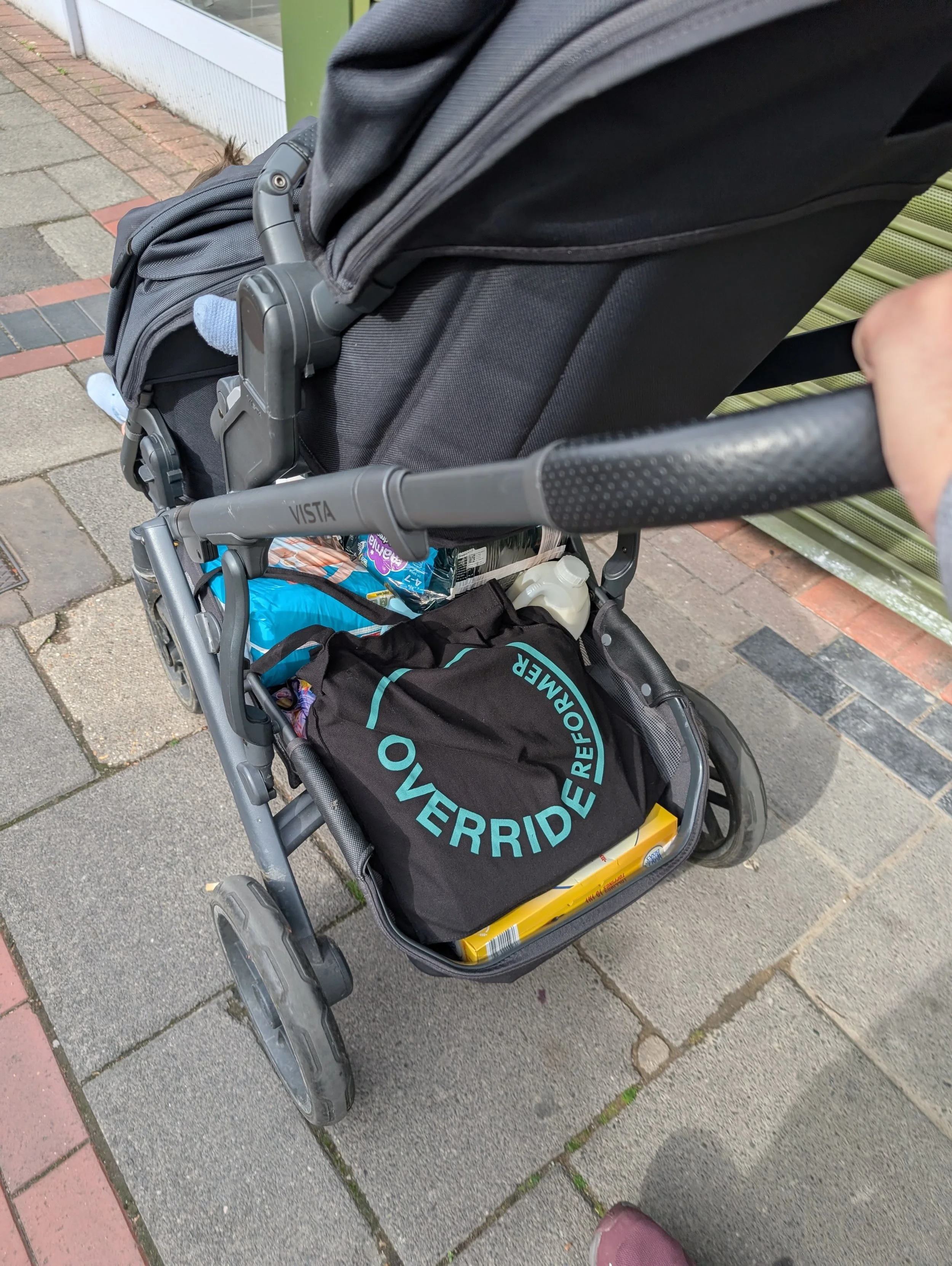 👀 SPOTTED IN THE WILD&hellip; 👜💜

Nothing makes us happier than seeing the Override love out and about!

Our lovely member has even got her Override tote bag riding along in the bottom of the buggy 😂🙌

Thank you for repping the brand, spreading 