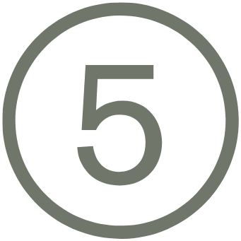 Weiße Zahl 5 in einem schwarzen Kreis
