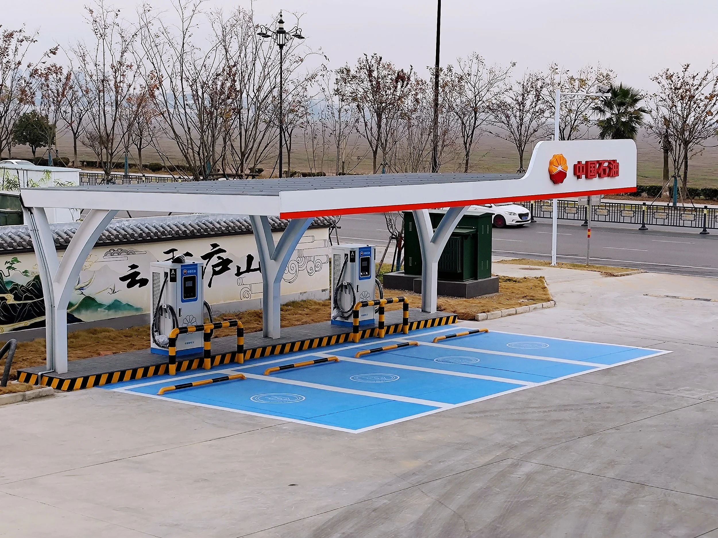 Estación de carga PetroChina – Pohu, Lushan, Jiangxi.jpg