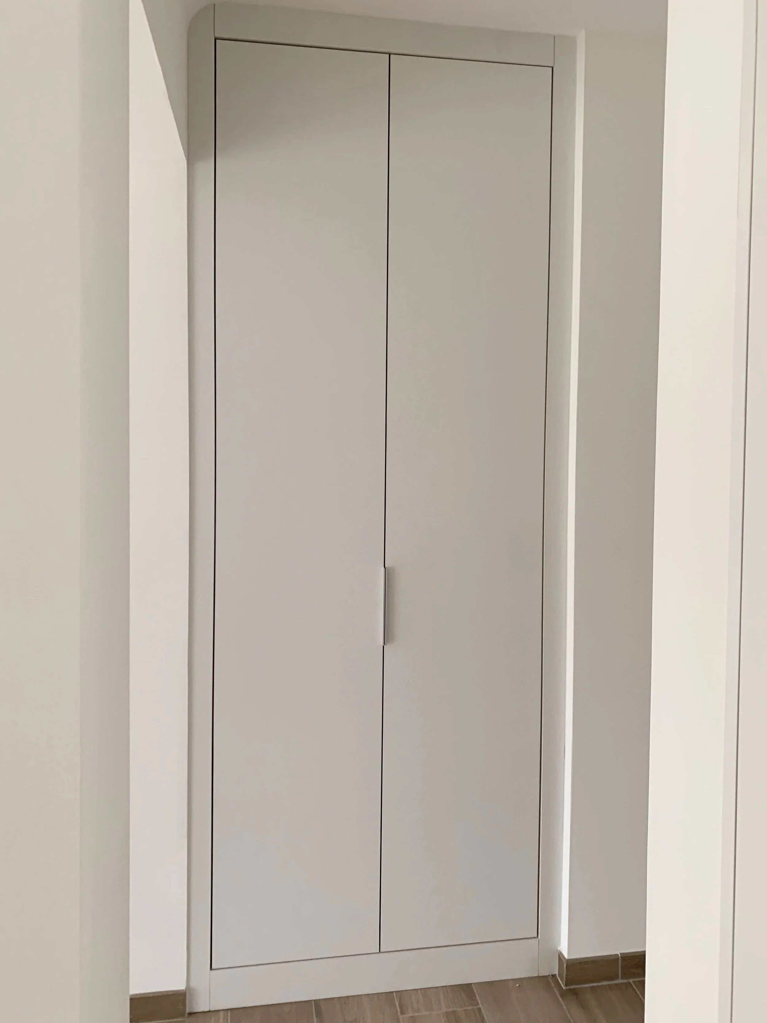Entrance cabinets