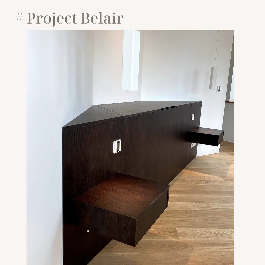 Head board
suspended night stands and storage space in the middle.
material: darkened oak
.
.
by @dibarondesign
.
.
#tailormadecabinets #meublesurmesure #interiordesignluxembourg #headboard #interiordecorationluxembourg #bedroomfurniture