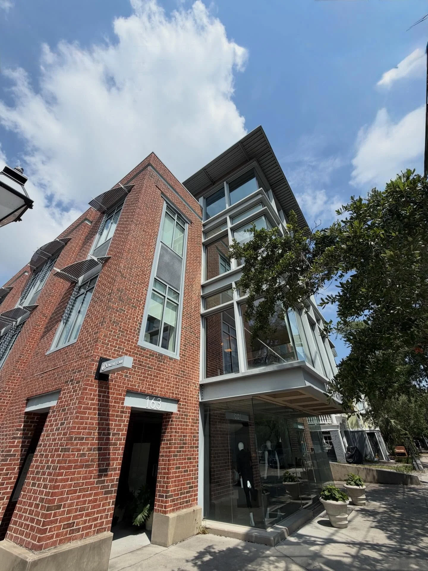 Modern Commercial Space on Historic Rutledge Avenue

Proudly managed by Borough Management Group, this contemporary commercial property offers a fresh architectural presence along one of Charleston&rsquo;s most iconic corridors. Located on Rutledge A