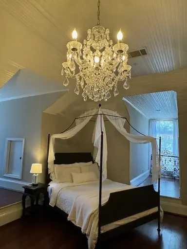 Suite Mag Bed.webp
