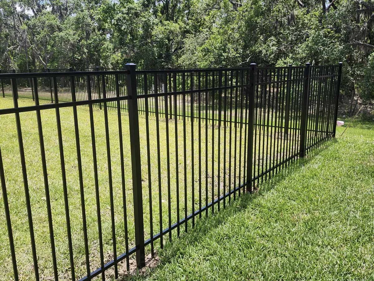 aluminum-fence-wimauma-florida-fence-company-091625-05.jpg