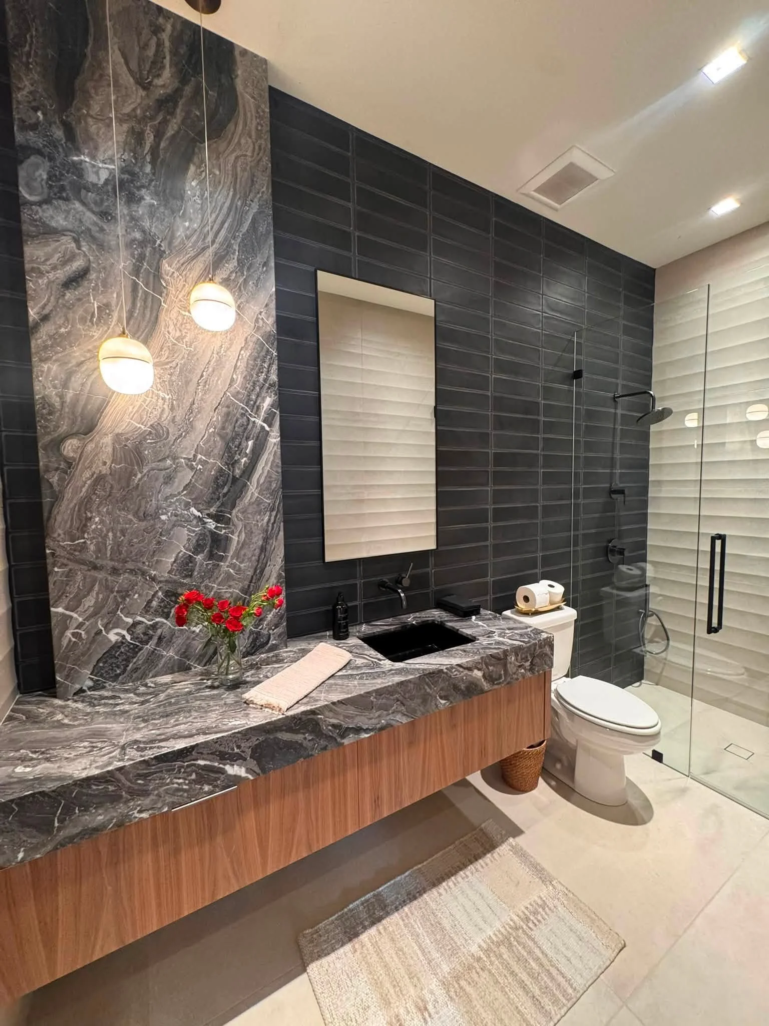 helm hall bath.jpg