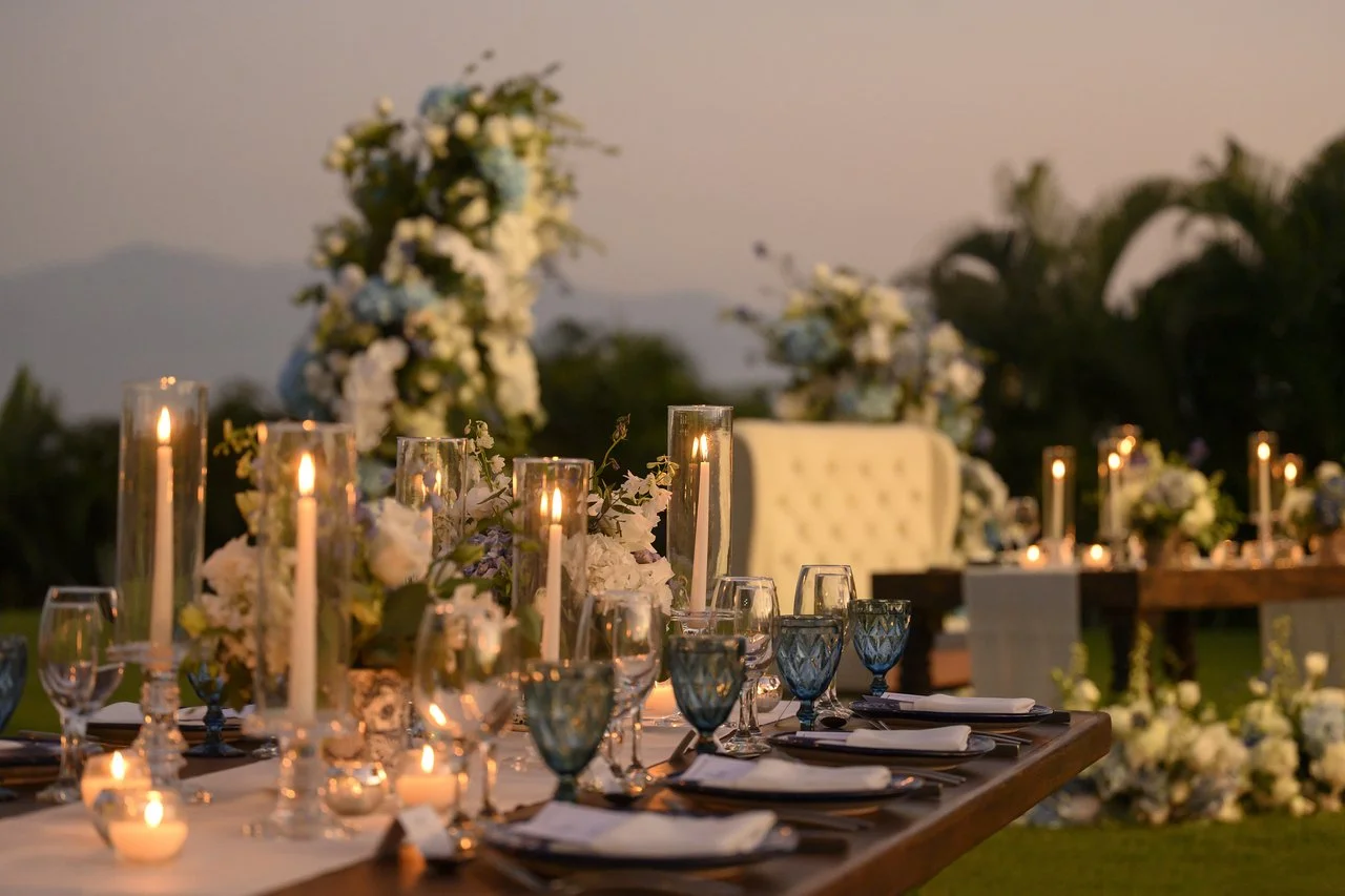 FULL-SERVICE WEDDING PLANNING