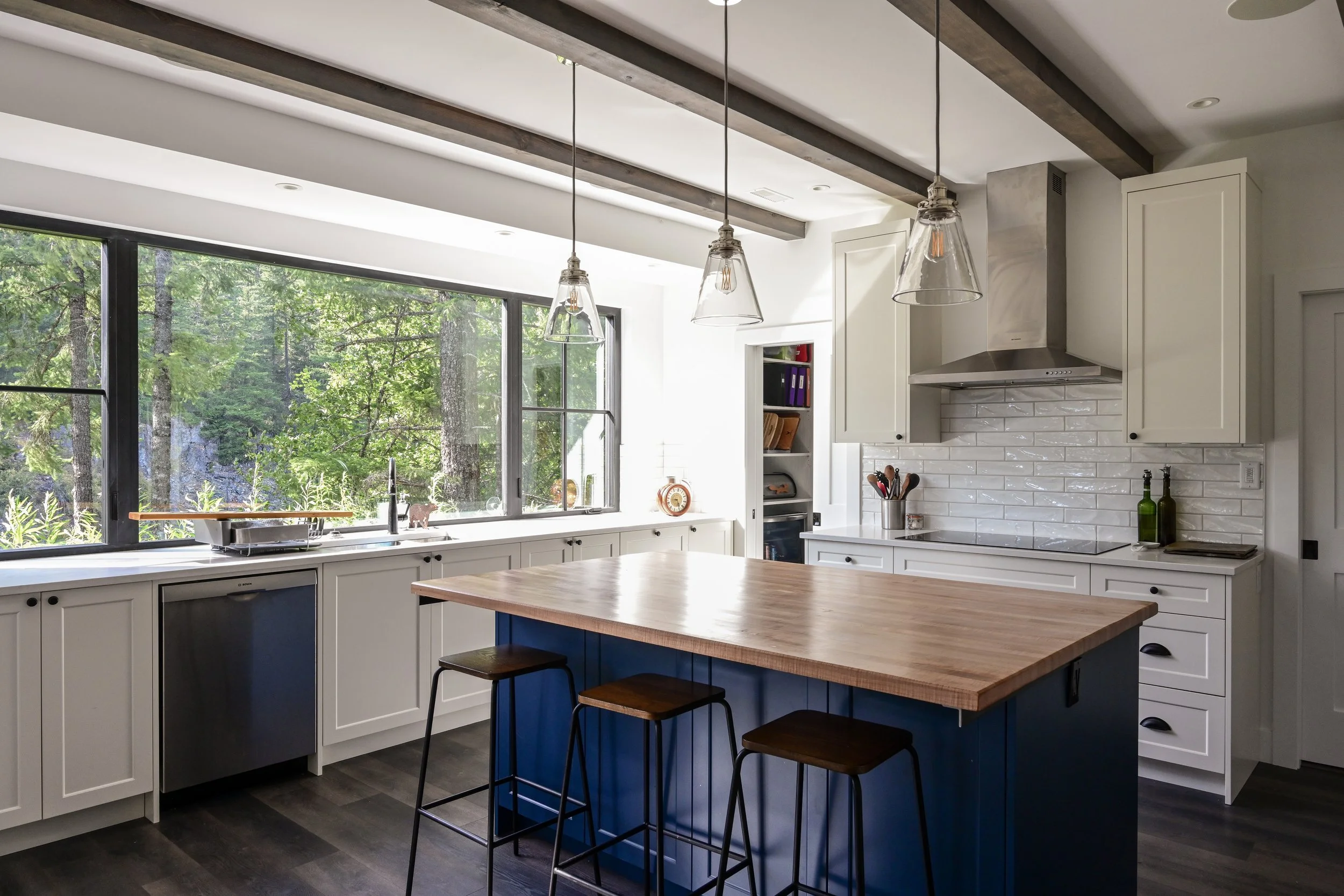 kitchen 2_edit.jpg