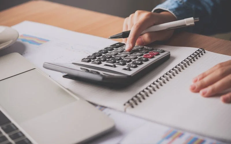O ISS é de fato o principal vilão das empresas de serviços?