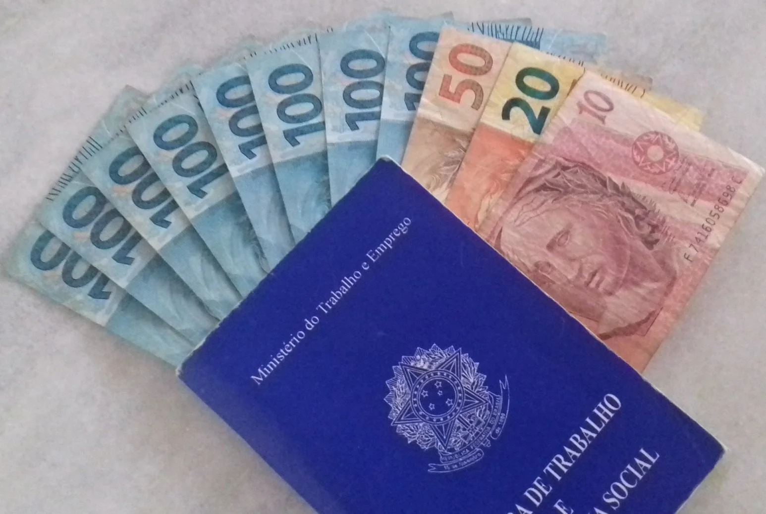 Valor do Novo Salário Mínimo a Partir de Janeiro de 2012 - R$ 622,00
