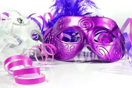 DIAS DE CARNAVAL NÃO SÃO FERIADOS