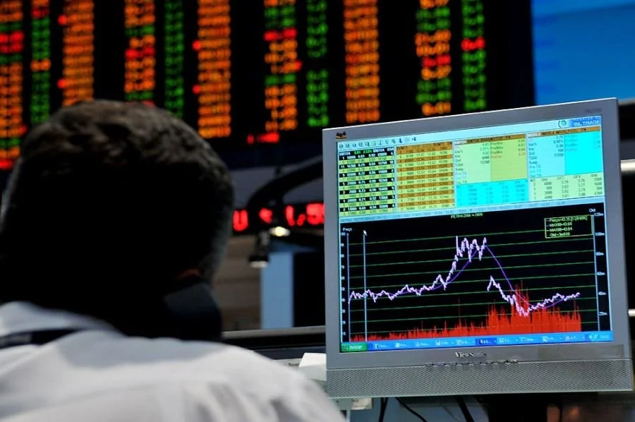 Bovespa Fecha em Queda em Semana de Copa e Feriado em SP